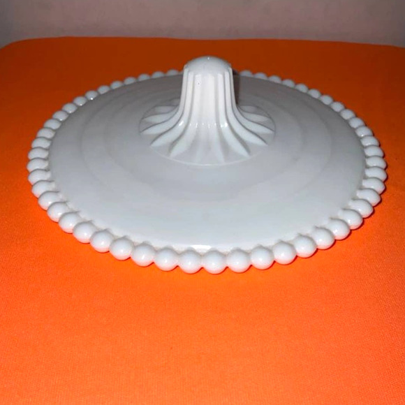 Vintage Westmoreland Beaded Edge White Milk Glass Compote Candy Bowl Lid - Picture 3 of 3